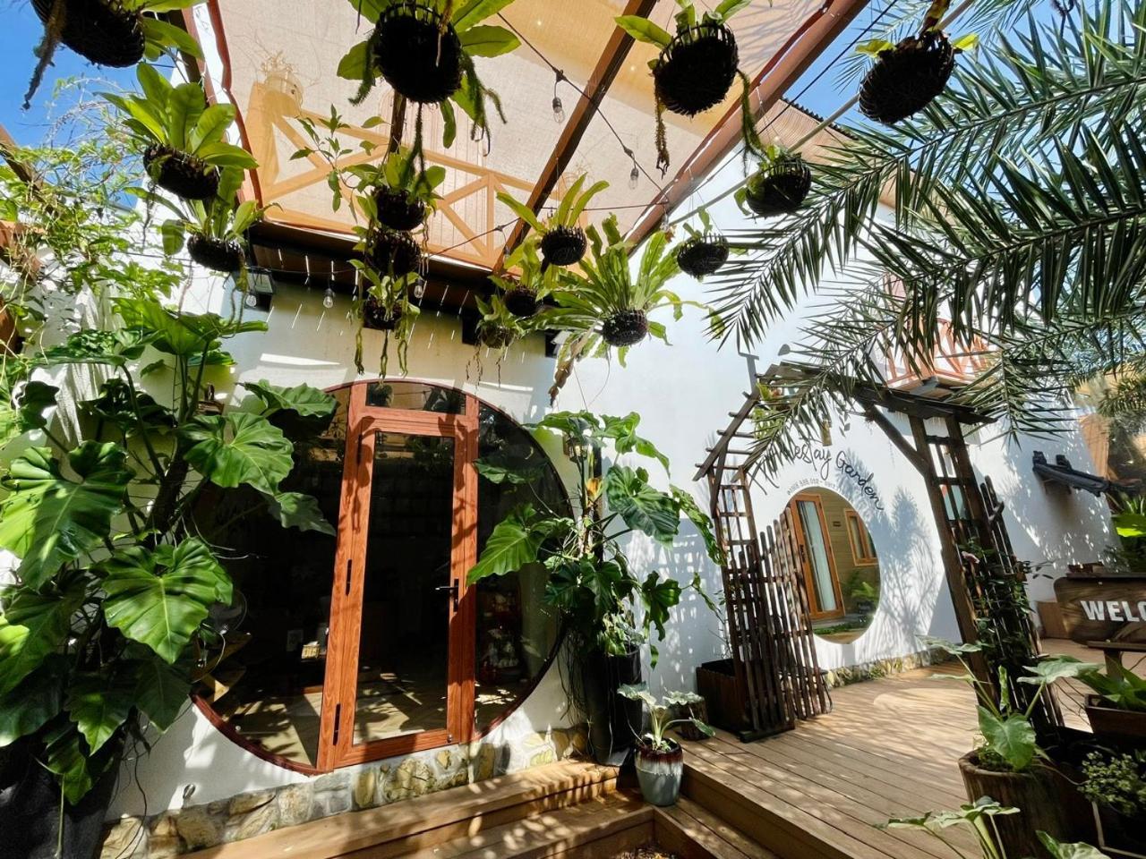 La Garden Homestay Long Xuyên エクステリア 写真
