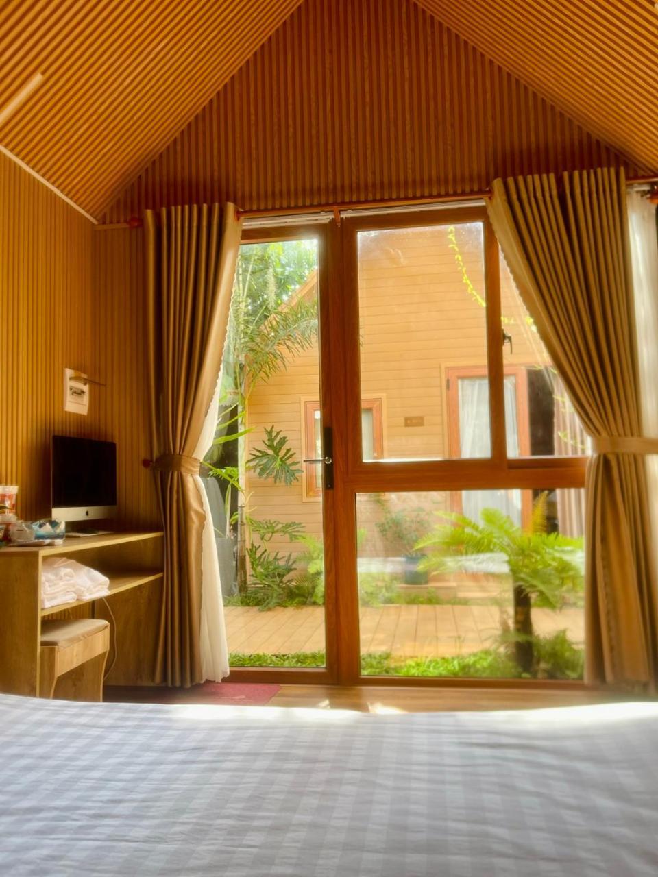 La Garden Homestay Long Xuyên エクステリア 写真