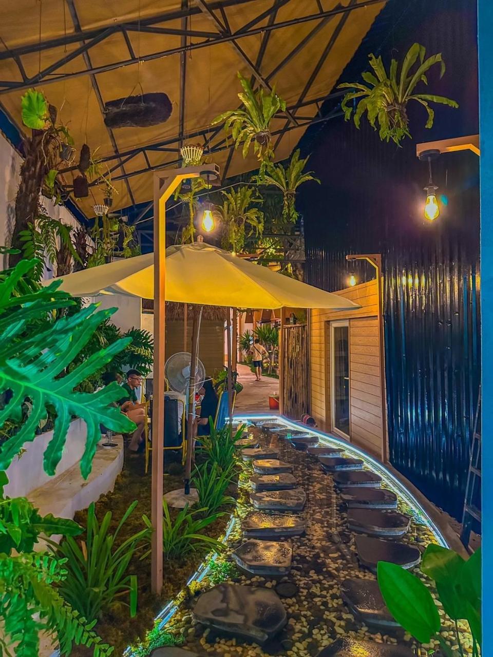 La Garden Homestay Long Xuyên エクステリア 写真