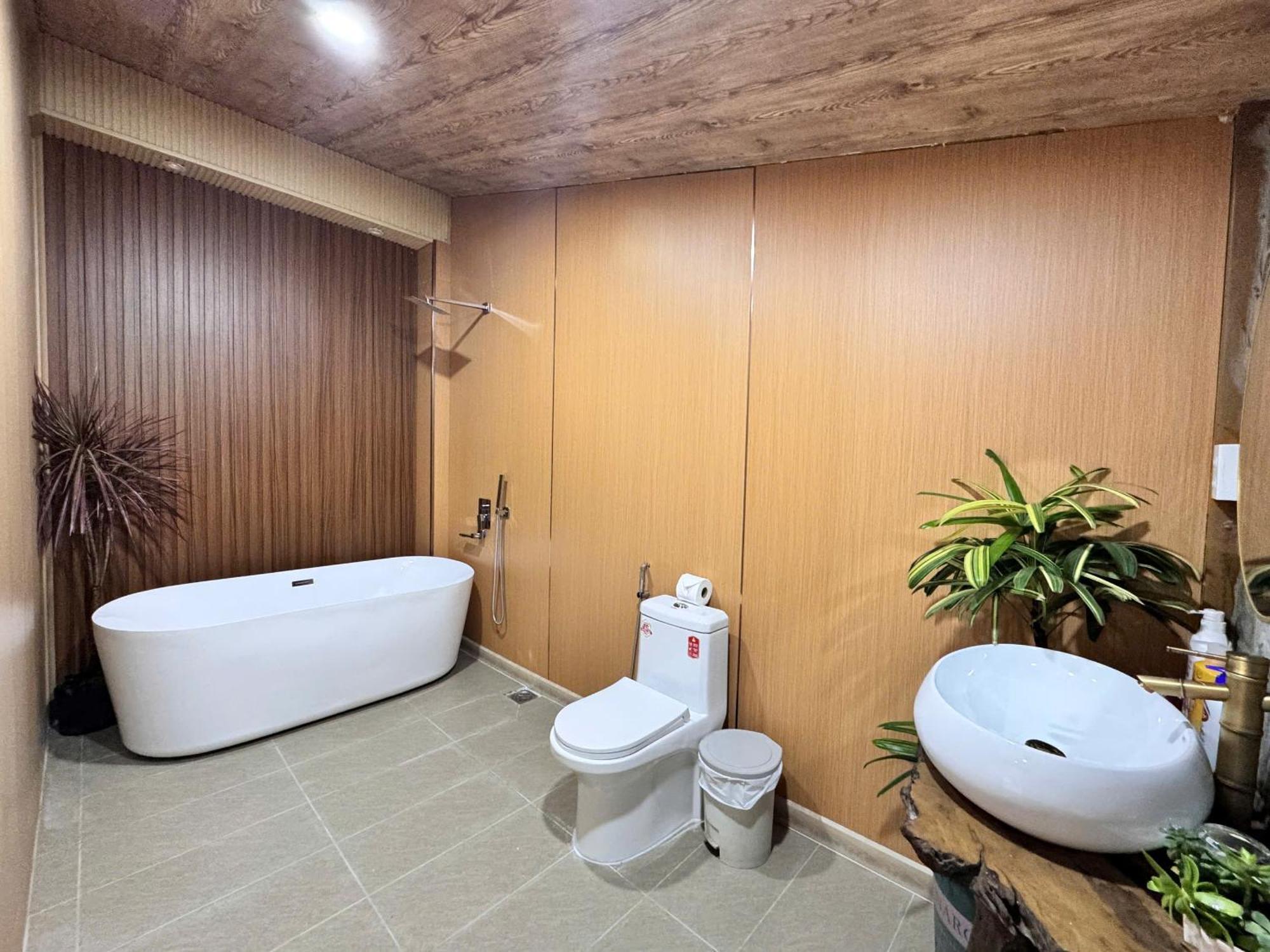 La Garden Homestay Long Xuyên エクステリア 写真